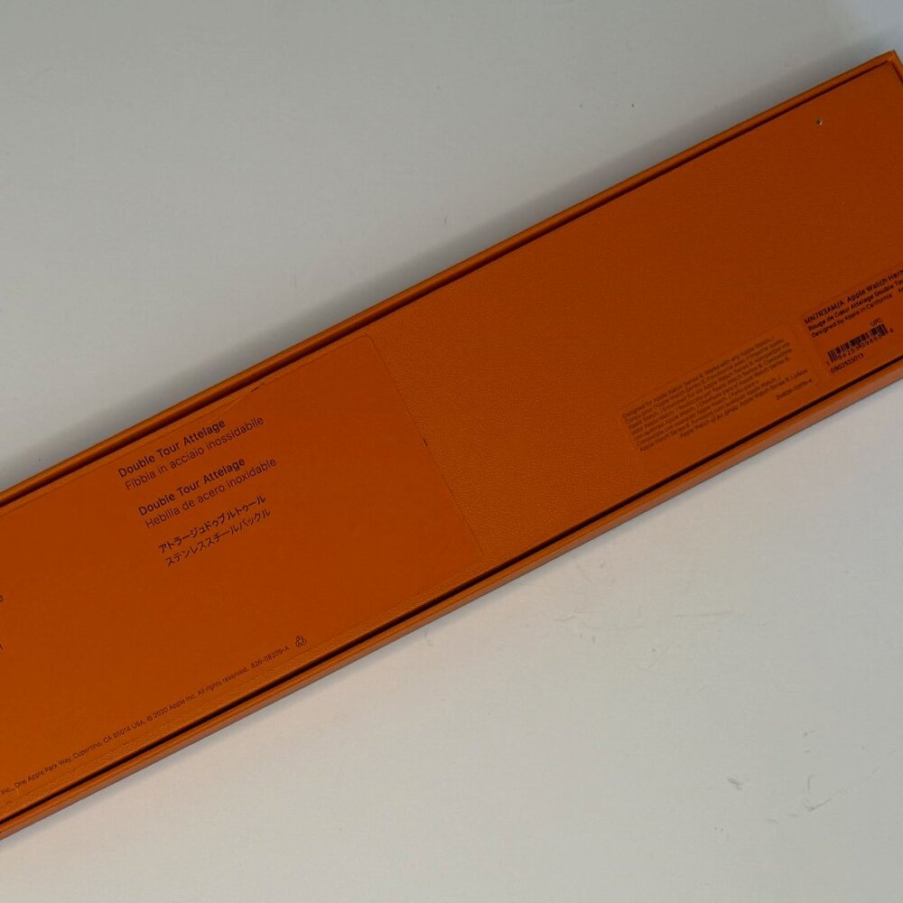 Hermès 41mm Rouge de Cœur Attelage Double Tour Apple Wach Band - NEVER WORN - Picture 4 of 4